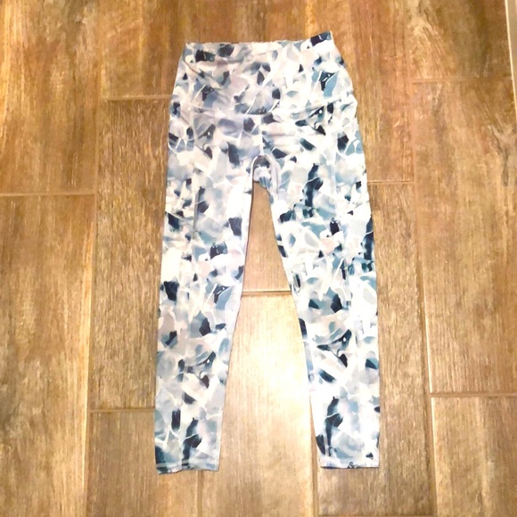 GAIAM Pants - NWOT GAIAM Crop Leggings